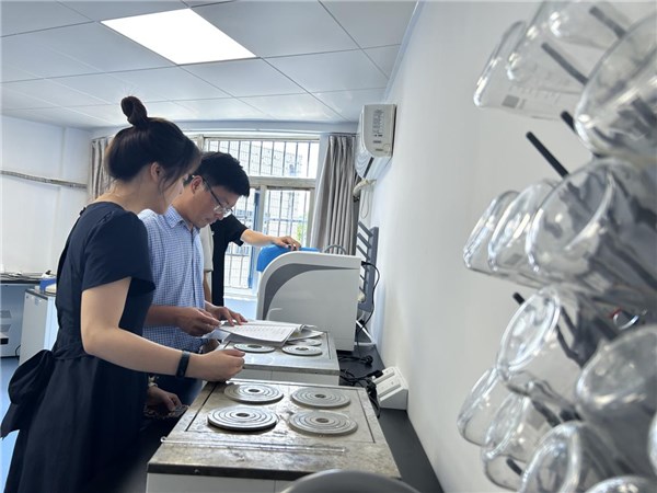 推動(dòng)綠色生產(chǎn)，嚴(yán)守生態(tài)底線——市市場監(jiān)管與生態(tài)環(huán)境局聯(lián)合監(jiān)督檢查紀(jì)實(shí)